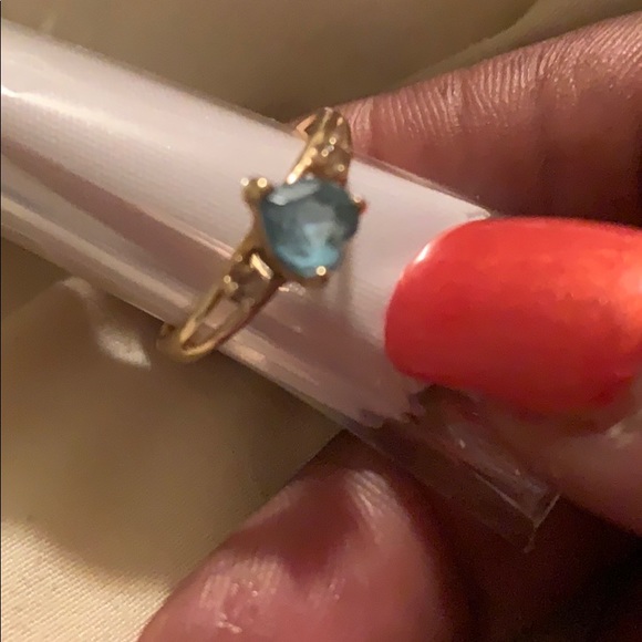 Beautiful light blue 14k heart ring - Picture 2 of 5